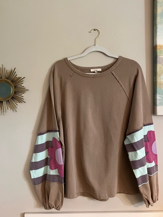 Tops - Easel Taupe Lightweight Sweatshirt with Flower Stripe Sleeves